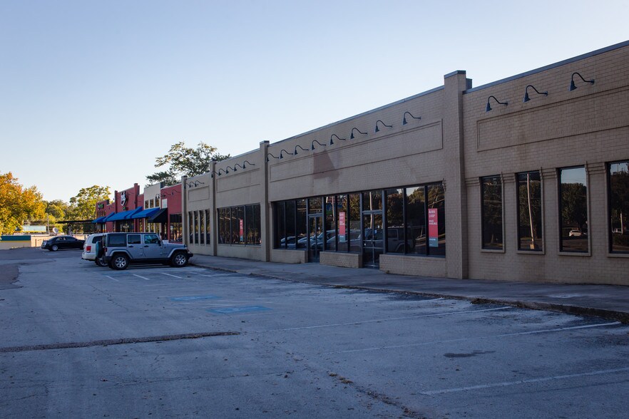 More Photos Of 105 Tennessee St, Bolivar Storefront For Lease