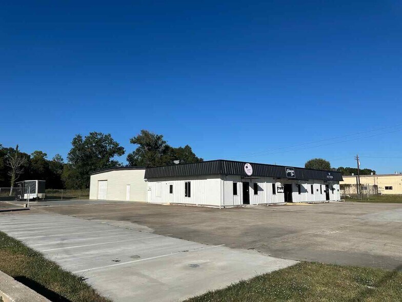 More Photos Of 7550 College St, Beaumont Industrial For Sale