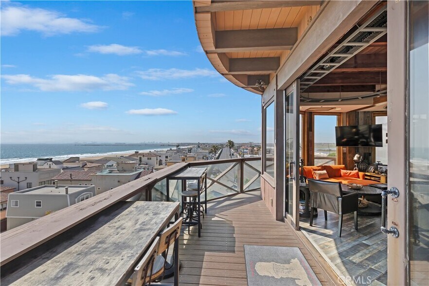 More Photos Of 1 Anderson St, Seal Beach Specialty For Sale