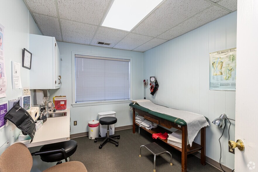 More Photos Of 70 Heminway Park Rd, Watertown Medical For Lease