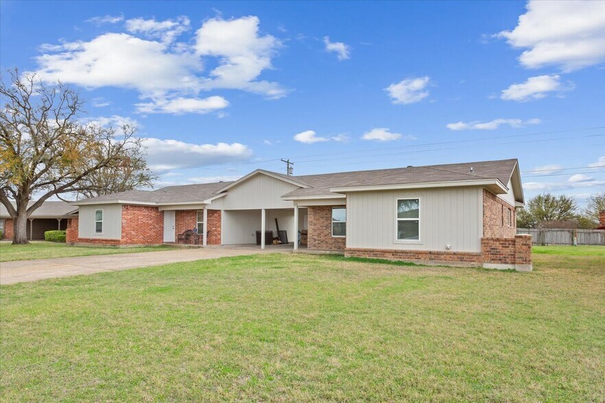 More Photos Of Gruver Circle, Hewitt Apartments For Sale