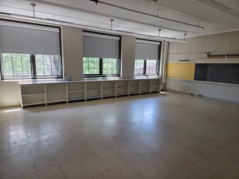 More Photos Of 15 Thelma Dr, Hope Valley Schools For Sale