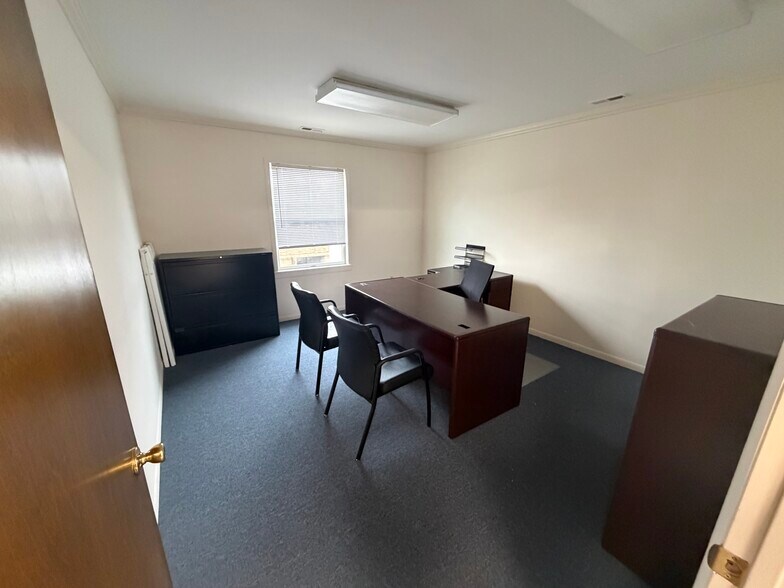 More Photos Of 678 Westwood Ave, River Vale Auto Repair For Lease