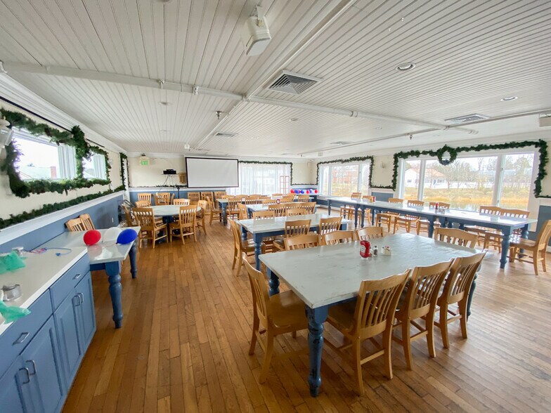 More Photos Of 14442 Solomons Island Rd, Solomons Restaurant For Lease