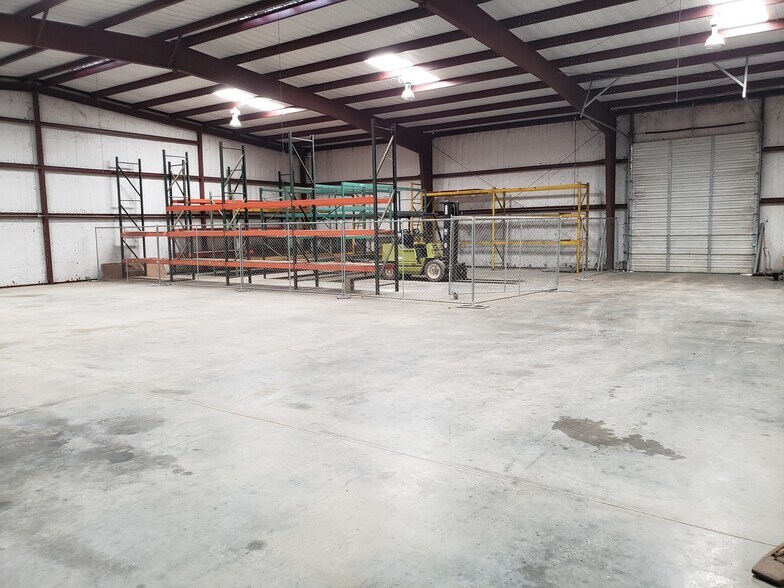 More Photos Of 15856 S Interstate 35, Bruceville Industrial For Lease