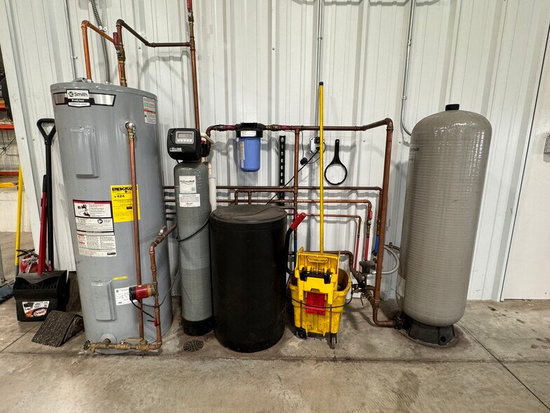 More Photos Of N643 Boulder Rd, Watertown Distribution For Sale