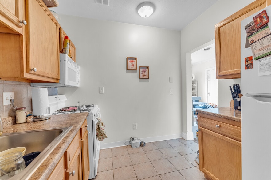 More Photos Of 13701 Madison Ave, Lakewood Apartments For Sale