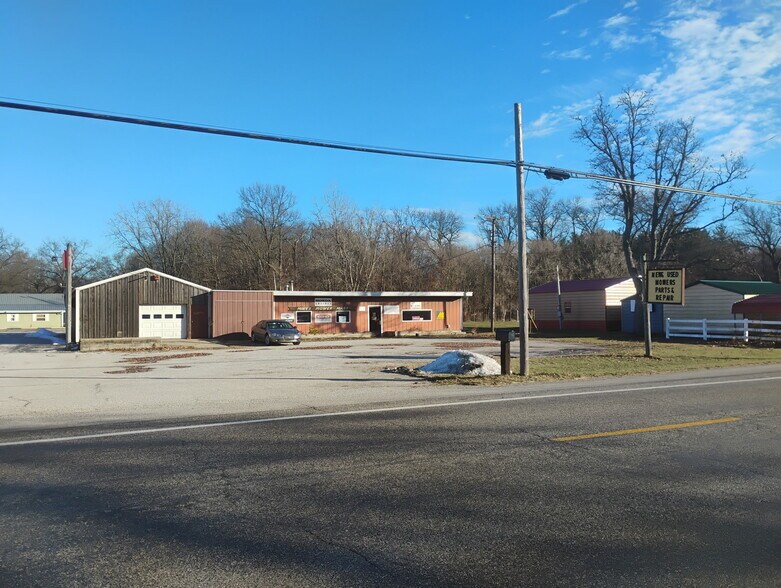 More Photos Of 2240 S US Highway 35, Knox Freestanding For Sale