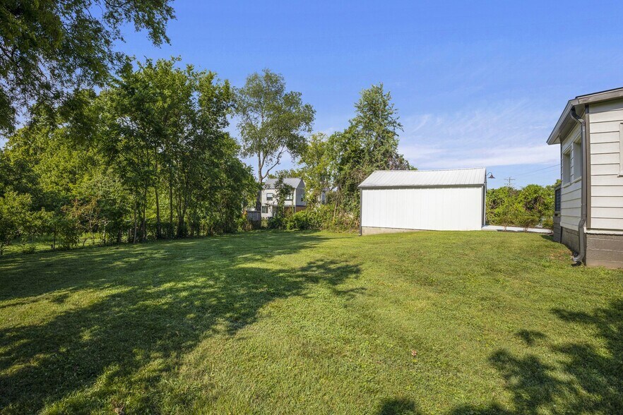 More Photos Of 1303 McGavock Pike, Nashville Storefront Retail Office For Sale