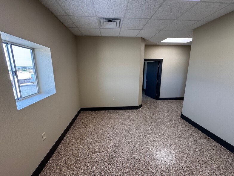 More Photos Of 772 County Road 429, Pleasanton Distribution For Lease