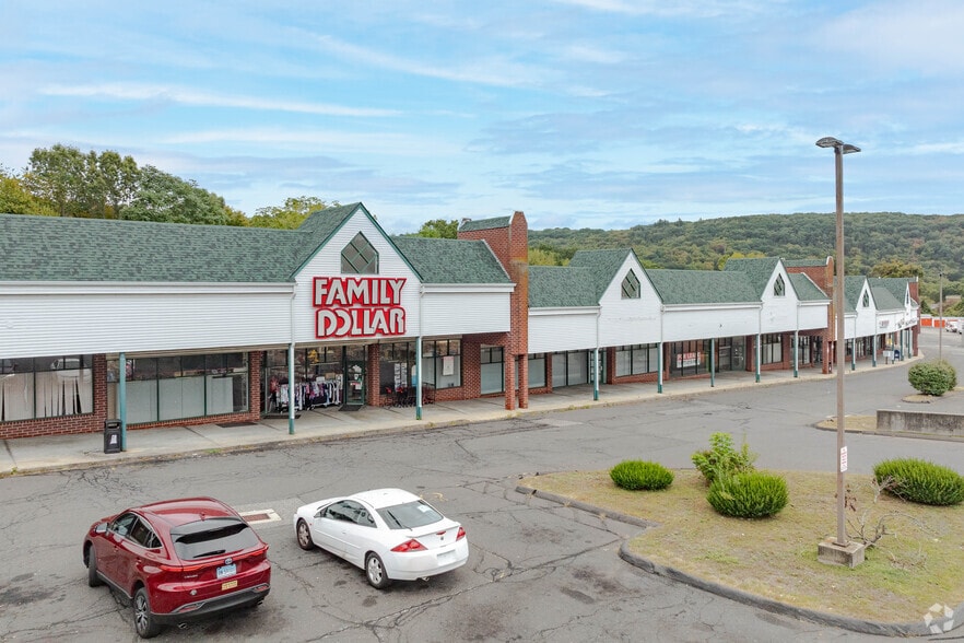 More Photos Of 799 New Haven Rd, Naugatuck Storefront For Lease