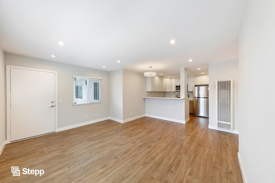 More Photos Of 1060 Olive Ave, Long Beach Apartments For Sale