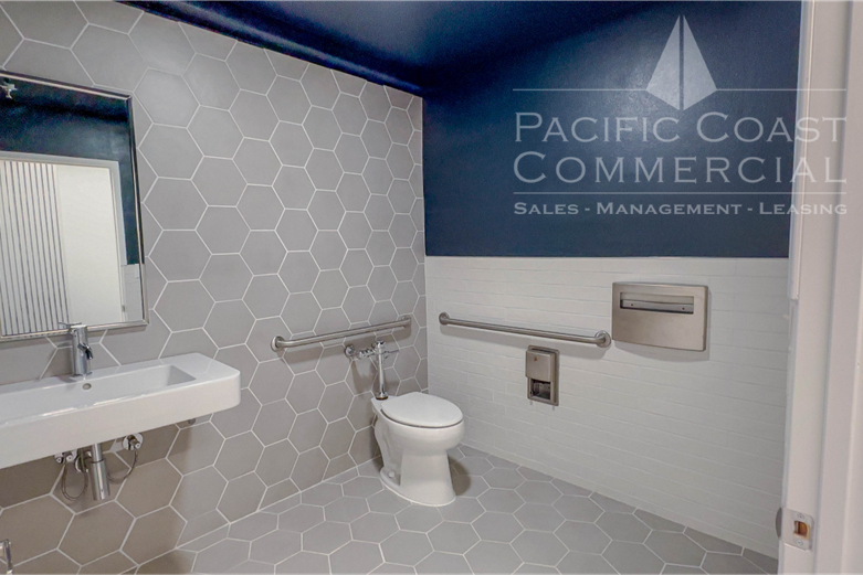 More Photos Of 340 Rancheros Dr, San Marcos Warehouse For Sale