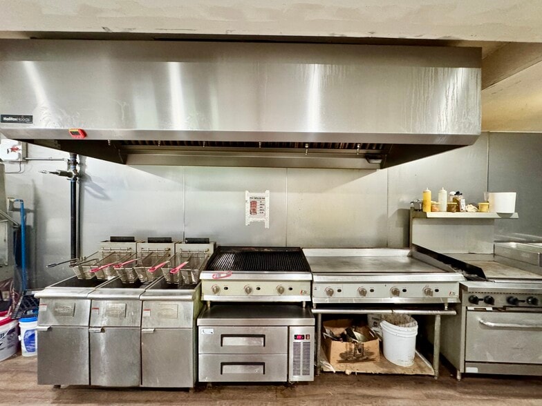 More Photos Of 500 SE Lincoln Rd, Idabel Hotel For Sale