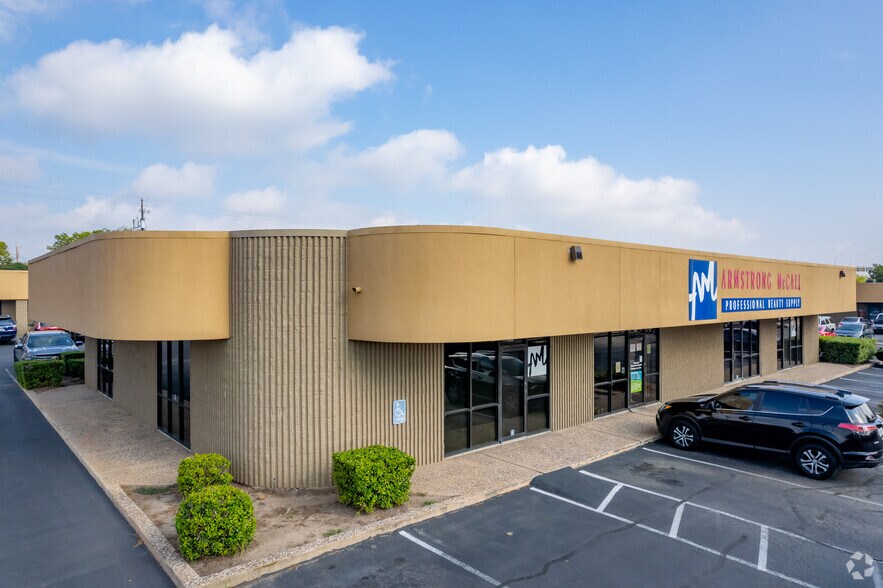 More Photos Of 7950-8000 Anderson Sq, Austin Loft Creative Space For Lease