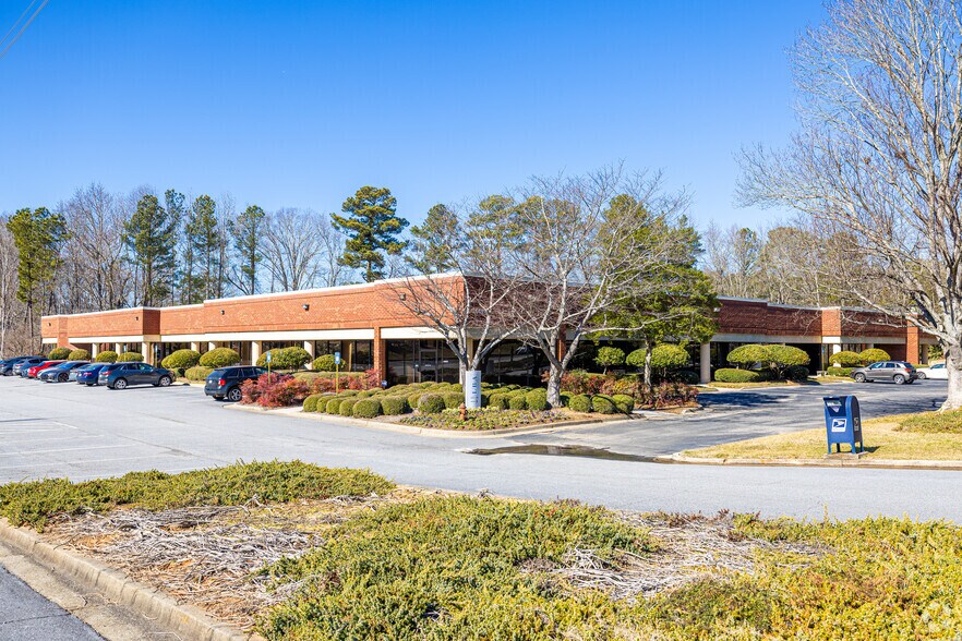 Primary Photo Of 5076 Winters Chapel Rd, Atlanta Office For Lease