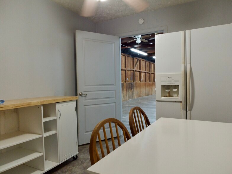 More Photos Of 3095 Highway 11 S, Mansfield Freestanding For Sale