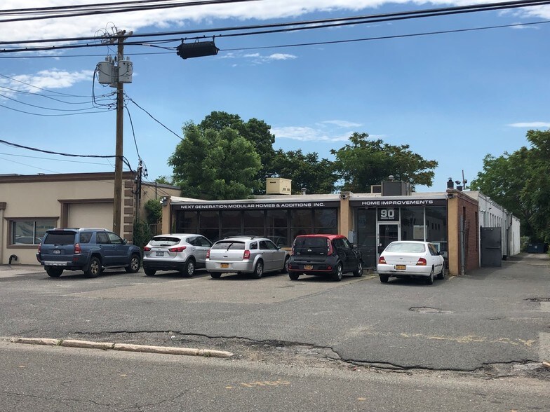 Primary Photo Of 90 Gazza Blvd, Farmingdale Showroom For Sale