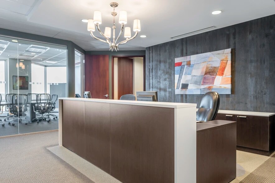 More Photos Of 601 Carlson Pky, Minnetonka Coworking Space