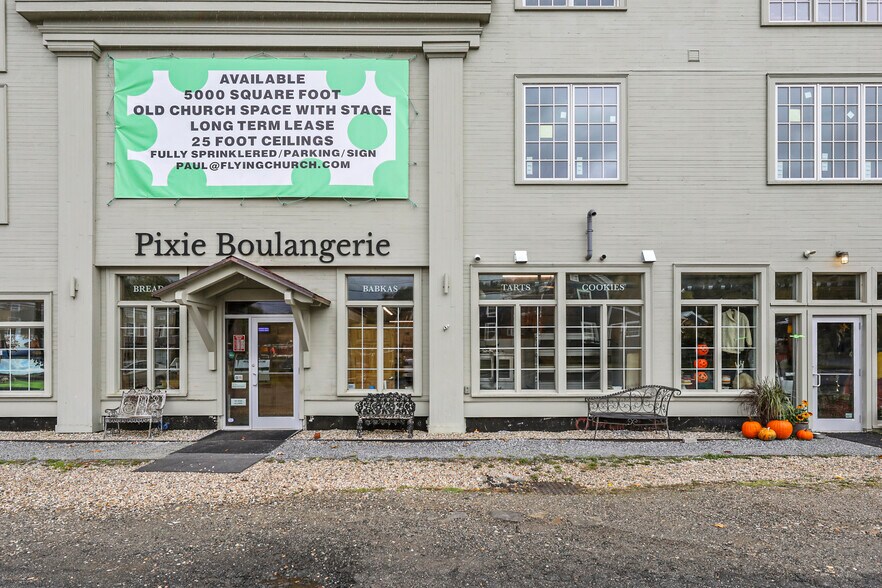 More Photos Of 198 Main St, Great Barrington Freestanding For Sale