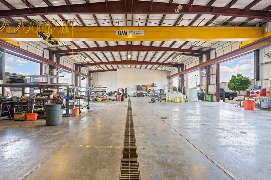 More Photos Of 13020 S Sunnylane Rd, Moore Industrial For Lease