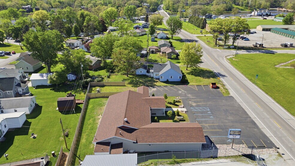 More Photos Of 12150 N US Highway 421, Monticello General Retail For Sale