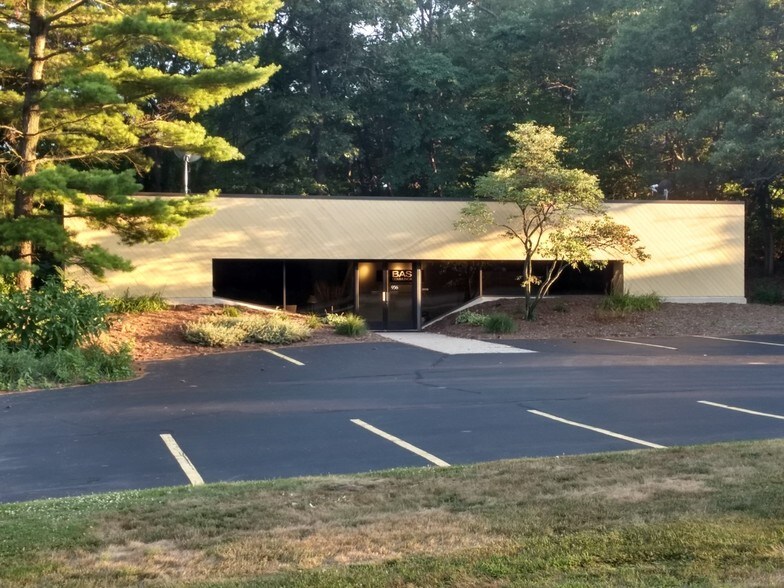 More Photos Of 956 3 Mile Rd, Grand Rapids Medical For Sale