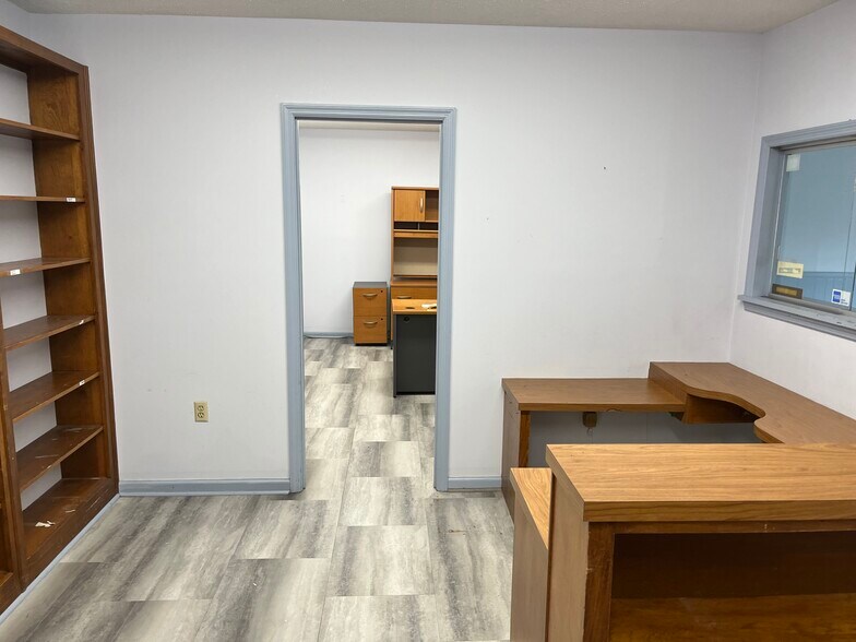 More Photos Of 303 Pineview Dr, Waycross Medical For Lease