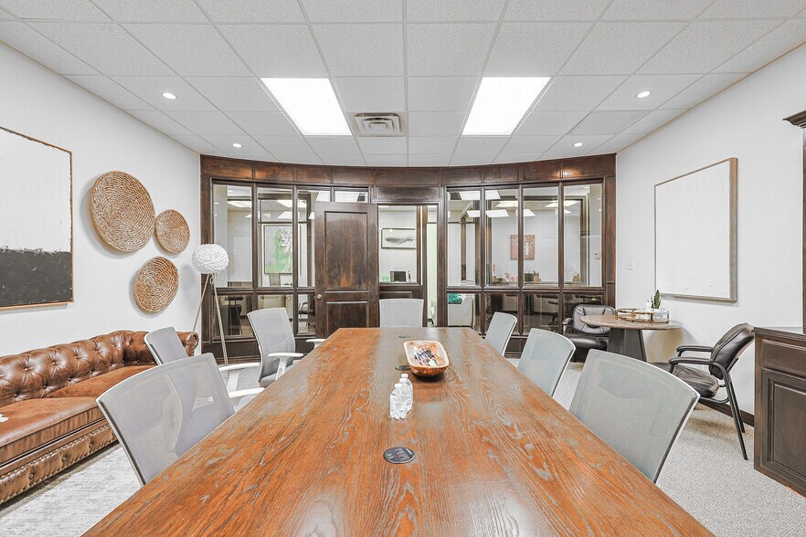 More Photos Of 2001 W Nolana Ave, McAllen Office For Lease