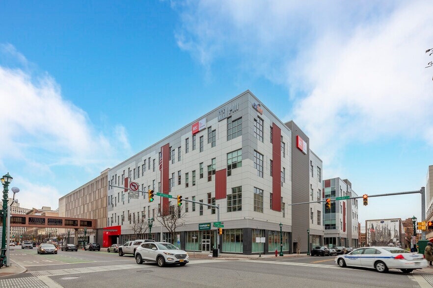 More Photos Of 400 S Salina St, Syracuse Office For Lease