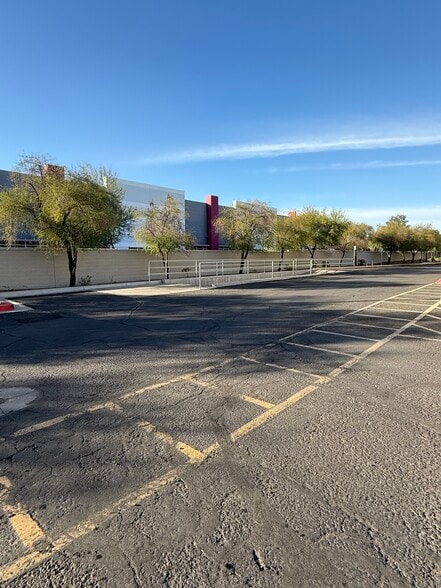 More Photos Of 2610 E Mohawk Ln, Phoenix Warehouse For Sale