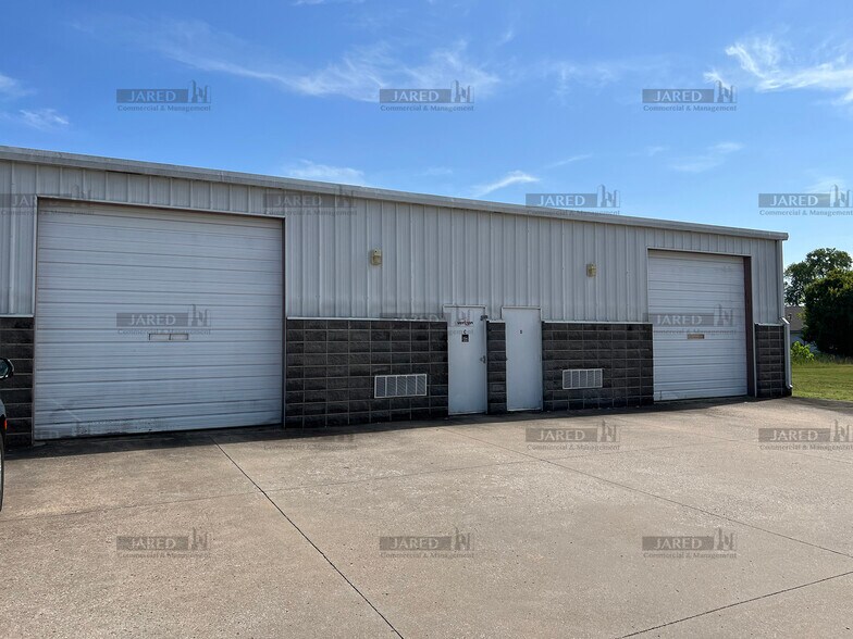 More Photos Of 2800 E 33rd Ter, Joplin Warehouse For Lease