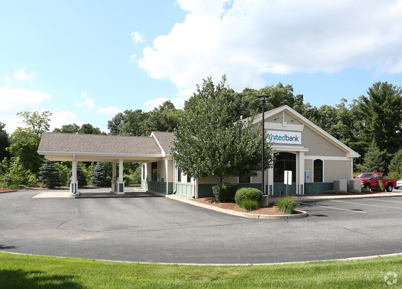 Primary Photo Of 168 Southampton Rd, Westfield Bank For Lease