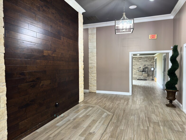 More Photos Of 618 Baca St, Houston Religious Facility For Sale