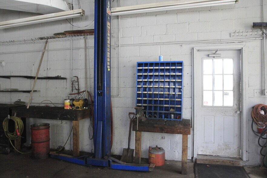 More Photos Of 61 Water St, Newton Auto Repair For Sale