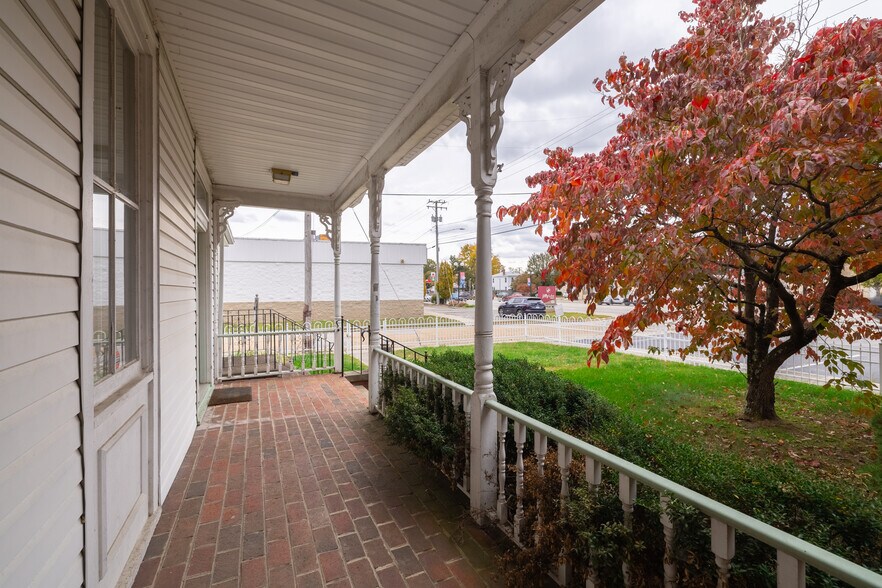 More Photos Of 664 Boulevard, Colonial Heights Office For Sale