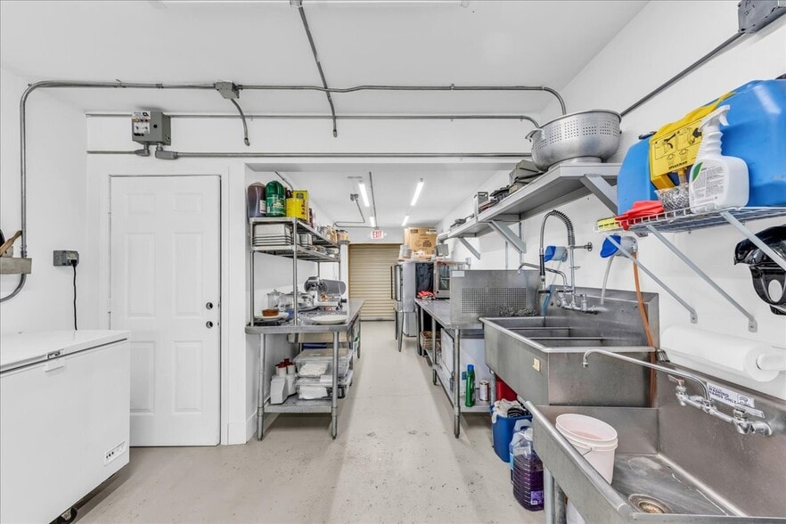 More Photos Of 357 W Main St, Searsport Freestanding For Sale