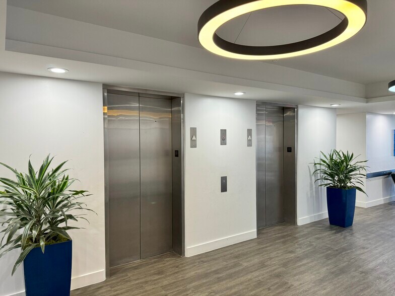 More Photos Of 400 Chisholm Pl, Plano Office For Lease