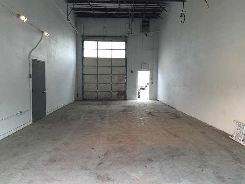 More Photos Of 2531 W 62nd Ct, Denver Warehouse For Lease