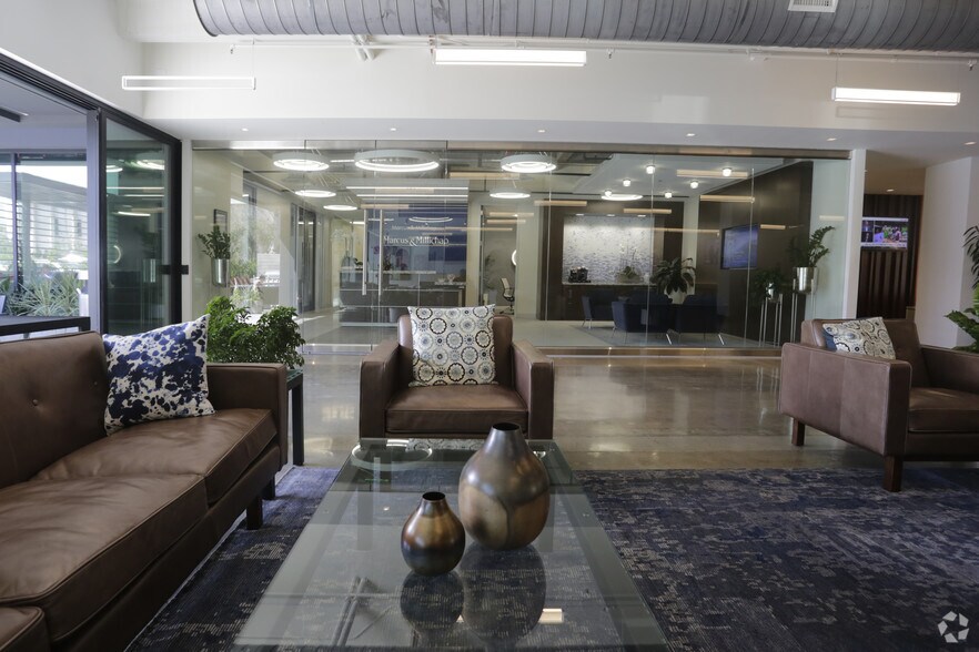 More Photos Of 880 Apollo St, El Segundo Office For Lease