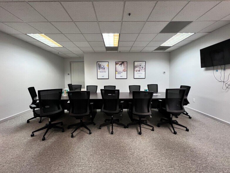 More Photos Of 415 Knollcrest Dr, Redding Office For Sale