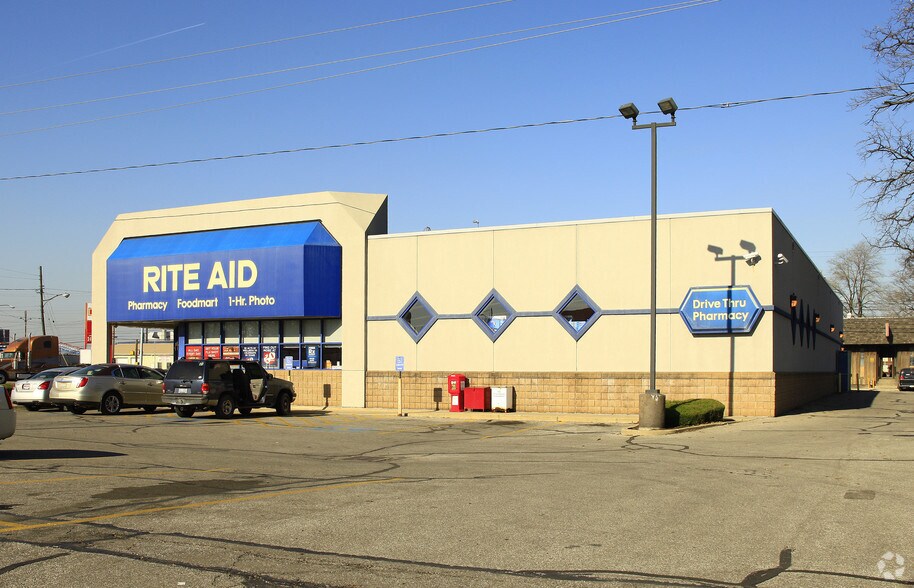 More Photos Of 2853 Grove Ave, Lorain Drugstore For Lease