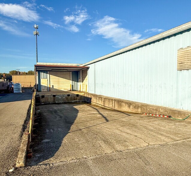 More Photos Of 1307 Putman Dr NW, Huntsville Flex For Lease