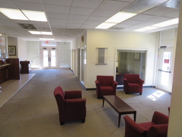 More Photos Of 2500 Charleston Hwy, Cayce Bank For Lease
