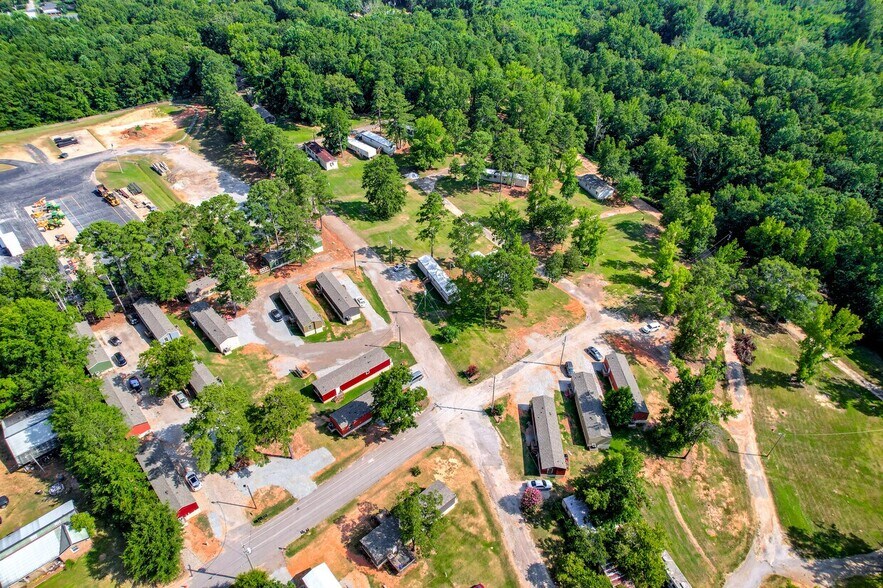 More Photos Of 106 Woodlawn Dr, Abbeville Manufactured Housing Mobile Home Park For Sale