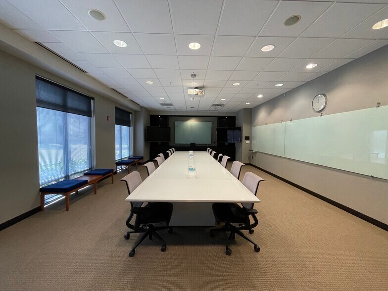 More Photos Of 200 Carillon Pkwy, Saint Petersburg Office For Lease