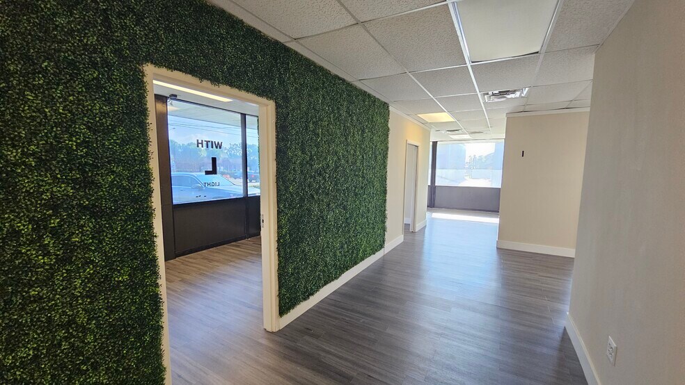 More Photos Of 700 W Boynton Beach Blvd, Boynton Beach Restaurant For Lease