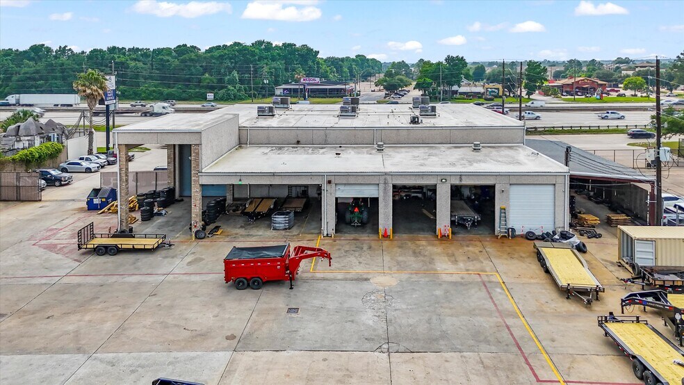 More Photos Of 15150 North Fwy, Houston Freestanding For Sale