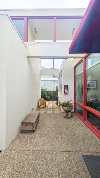 More Photos Of 101 W Arrellaga St, Santa Barbara Medical For Sale