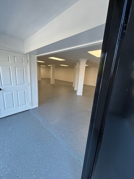 More Photos Of 77 Lawless Rd, Morgantown Warehouse For Lease